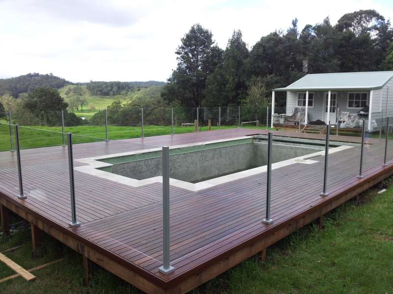 Semi-frameless Glass Pool Fencing.