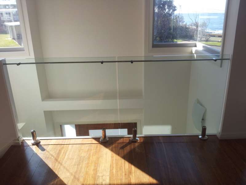 Indoor frameless balustrade.